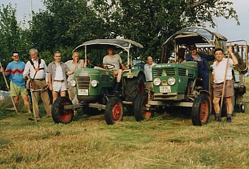 Einige Mitglieder vom Obst- und Gartenbauverein auf dem Feld Originaleintrag Vereinsgründung