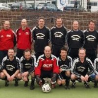 Mannschaftsfoto: Obere Reihe von links nach rechts: Joachim Arzbach, Dirk Neuer, Thomas Bochacz, Olaf Höber, Christian Bäcker, Jörg Manns, Lars Benner, Ralf Schmidt, Kurt Hermann, Oliver Isola. Untere Reihe von links nach rechts: Mario Dogen, Tahir Lumar, Volker Schneider, Heinz Hofmeister, Mike Neuer, Willu Washington, Mladen Kulis, Wolfgang Schmidt, Michael Hoffmann.