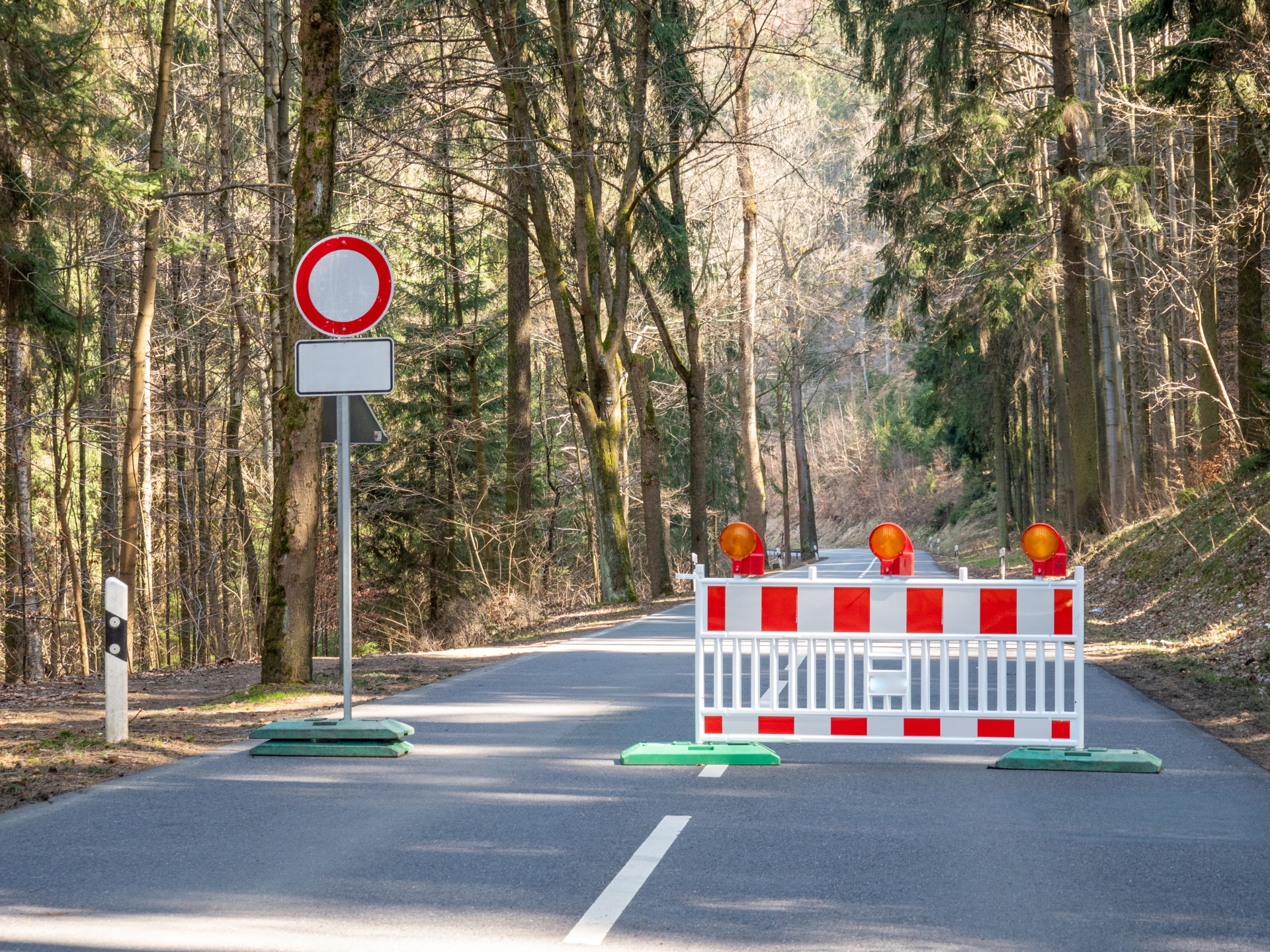 Straßensperre auf einer Straße