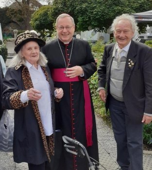 hepaar Kirsch und Bischof Bätzing beim Tag der Ehejubiläen in Limburg