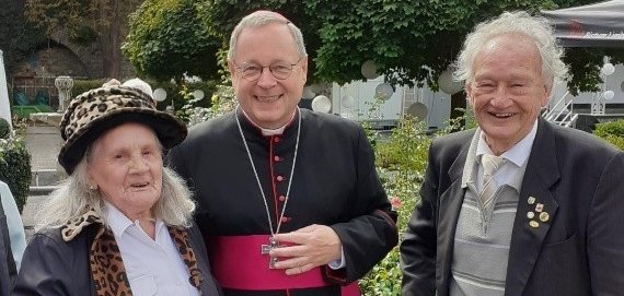 hepaar Kirsch und Bischof Bätzing beim Tag der Ehejubiläen in Limburg