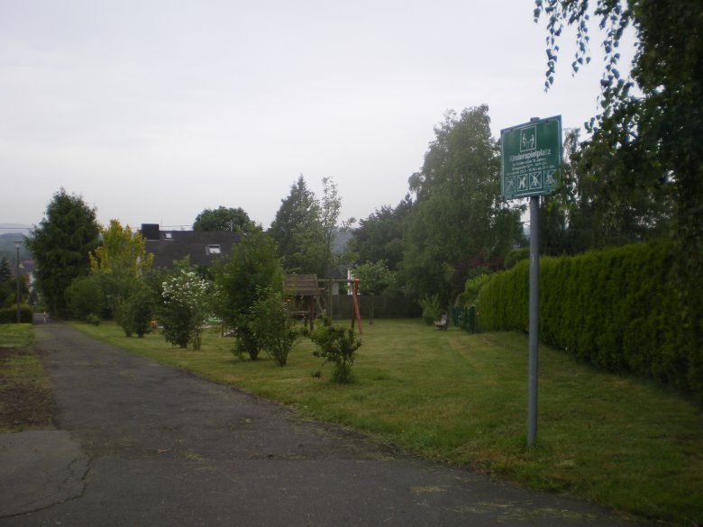 Spielplatz evangelische Kirche 