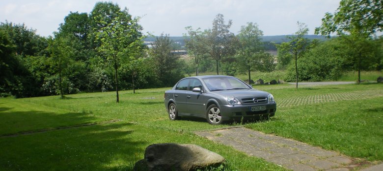 Parkplatz Sportplatz und Tennisplatz