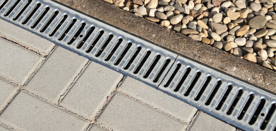 neue Abwasserrinnne 1 neue Abwasserrinnne 1