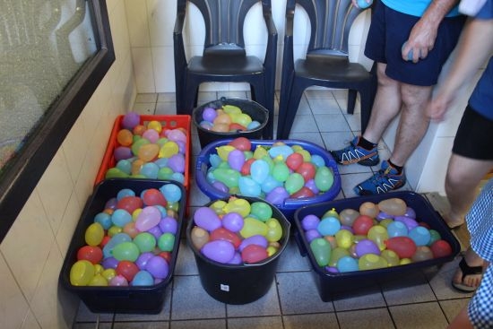 700 Wasserbomben