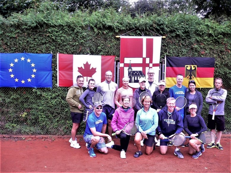 Besuch einer Tennismannschaft aus Kanada 