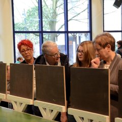 Moschheimer beim Frühstück mit Musik