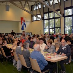 Moschheimer beim Frühstück mit Musik