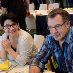 Moschheimer beim Frühstück mit Musik