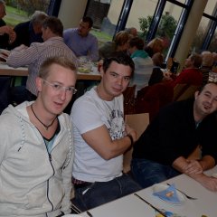 Moschheimer beim Frühstück mit Musik