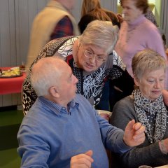 Moschheimer beim Frühstück mit Musik