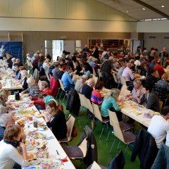 Moschheimer beim Frühstück mit Musik