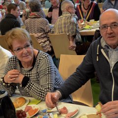 Moschheimer beim Frühstück mit Musik